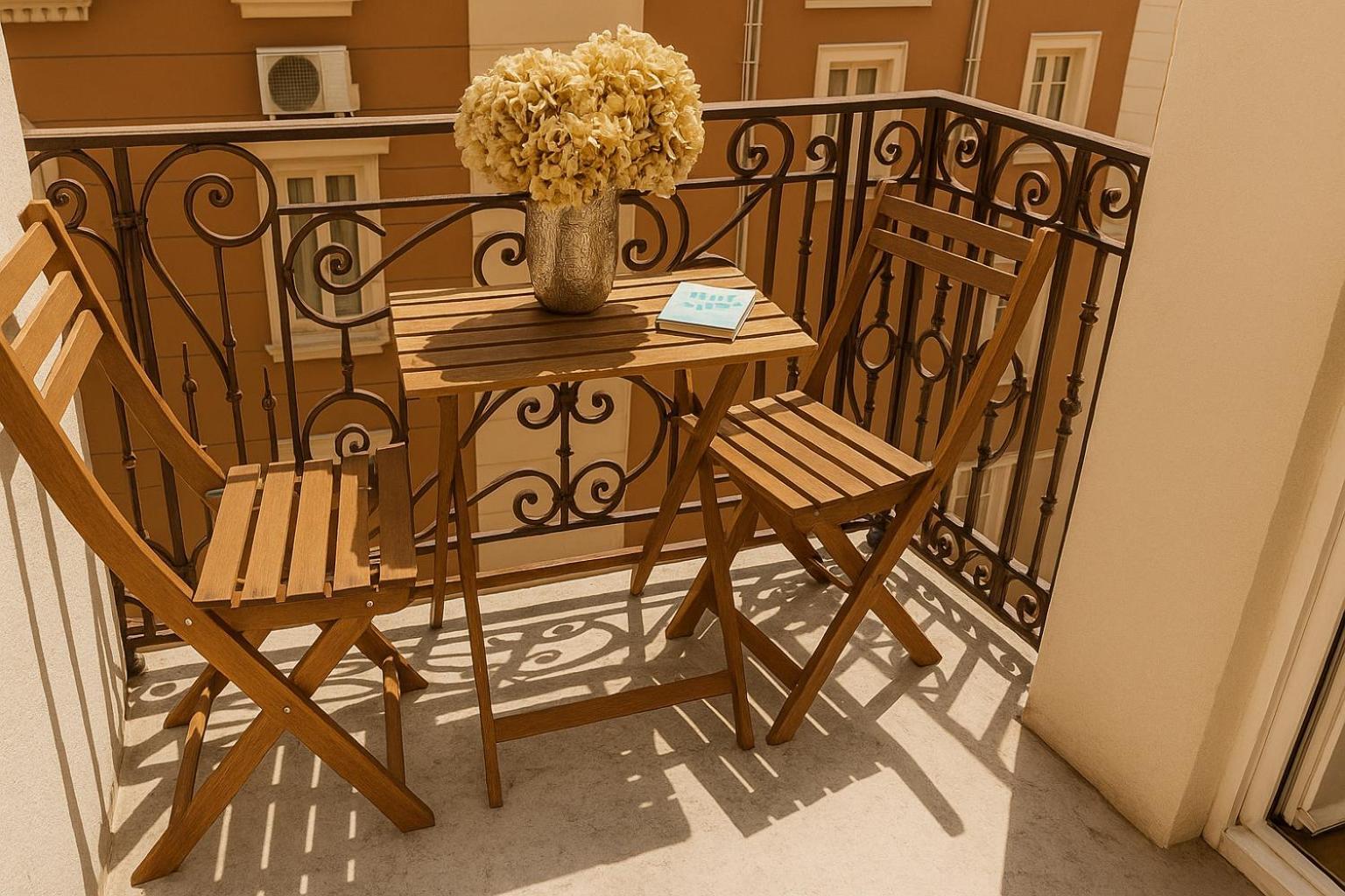 Newly Renovated Apartment With Balcony, Ac, Fiber Internet มอนติคาร์โล ภายนอก รูปภาพ