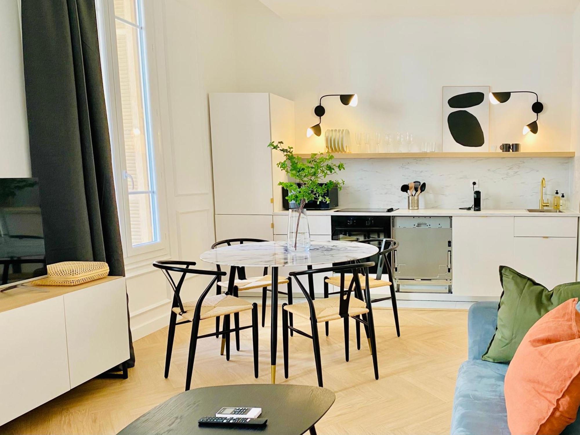 Newly Renovated Apartment With Balcony, Ac, Fiber Internet มอนติคาร์โล ภายนอก รูปภาพ