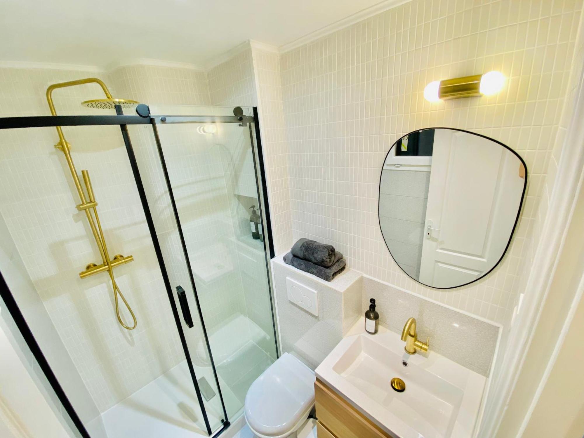 Newly Renovated Apartment With Balcony, Ac, Fiber Internet มอนติคาร์โล ภายนอก รูปภาพ