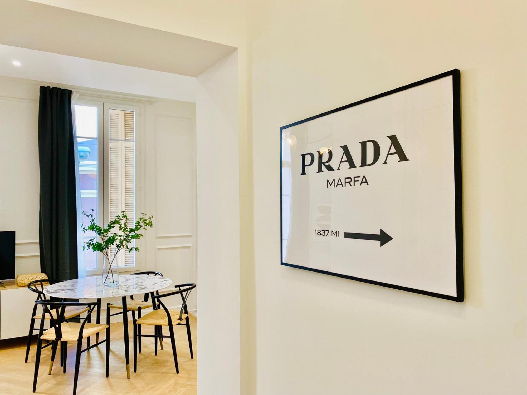 Newly Renovated Apartment With Balcony, Ac, Fiber Internet มอนติคาร์โล ภายนอก รูปภาพ